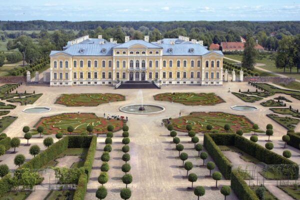 Baltic Sightseeing Transfer Package: Vilnius – Riga – Tallinn
