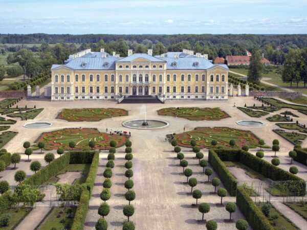 Baltic Sightseeing Transfer Package: Vilnius – Riga – Tallinn