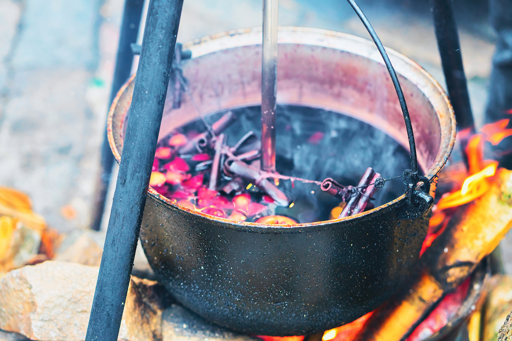 Hot,Wine,In,A,Pot,On,Christmas,Market,On,Dome